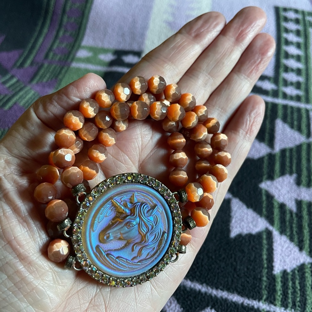 Kirks Folly Unicorn Rhinestone Brass-tone Cats Eye Beaded Bracelet Stretchy VGUC - Picture 6 of 11